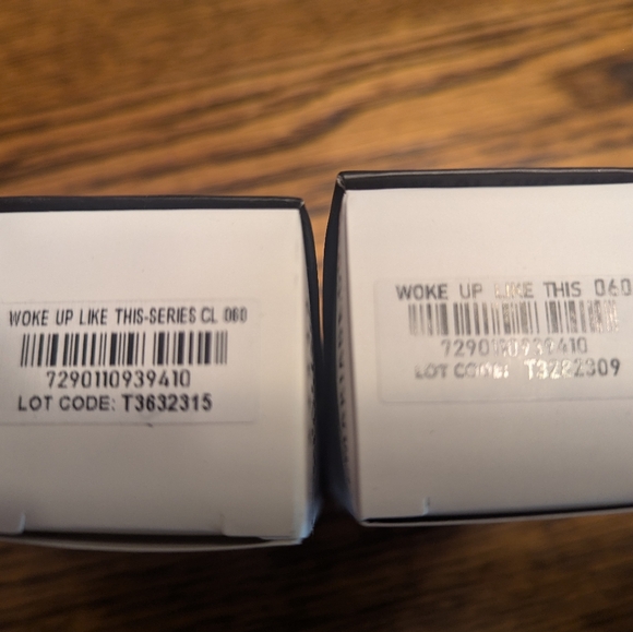 NIB IL Makiage foundation "Woke Up Like This" - Picture 3 of 3